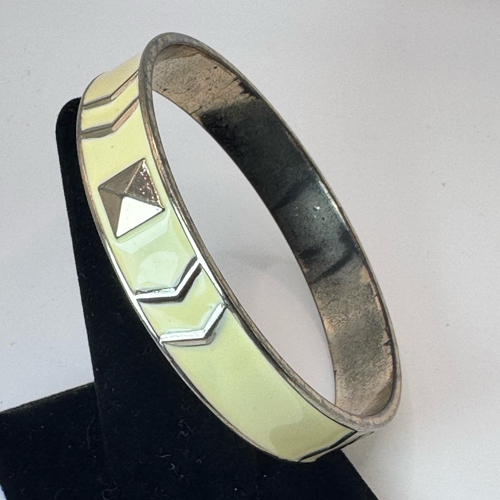 Cream and Silver Chevron Bracelet